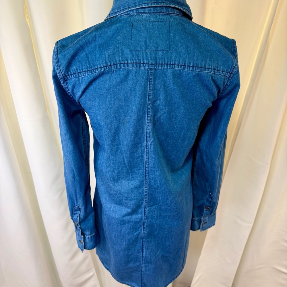NWT HOLDING HORSES Chambray Denim Button Down Shirt w/ Floral Embroidery Size 0 - Picture 8 of 14